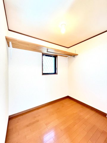 東越谷戸建 個室としても使えそうなクローゼット！？