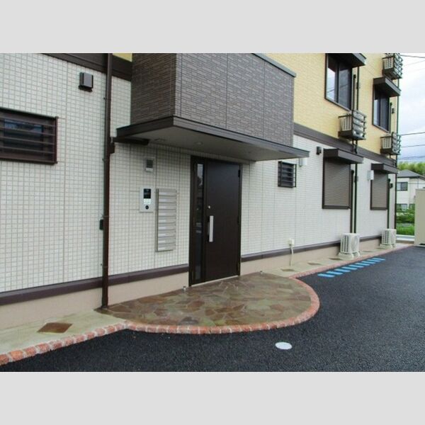 リバーサイド・レジデンス302号室 エントランス