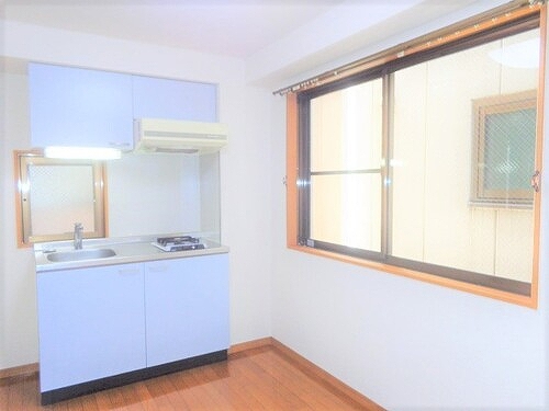 コンフォールハイム2階 キッチン　※同タイプ別部屋前回募集時2016.2撮影