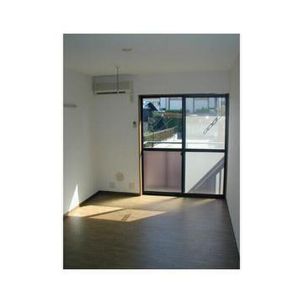 エステート関根102号室 リビング