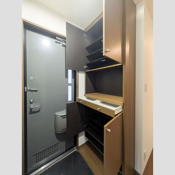 ベルデュール　弐番館102号室 玄関