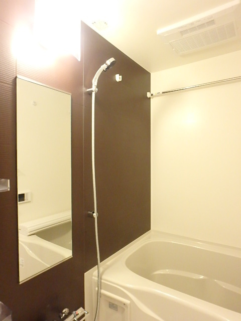 ガーラ・ヒルズ氷川台 浴室乾燥機付きバス