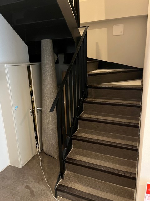 エトワール0203号室 共用階段（内）