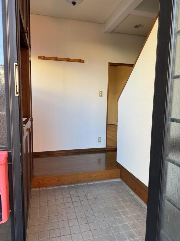 東大和市湖畔大型戸建て 玄関