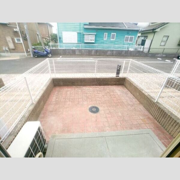 ロイヤルパレス　B102号室 専用庭