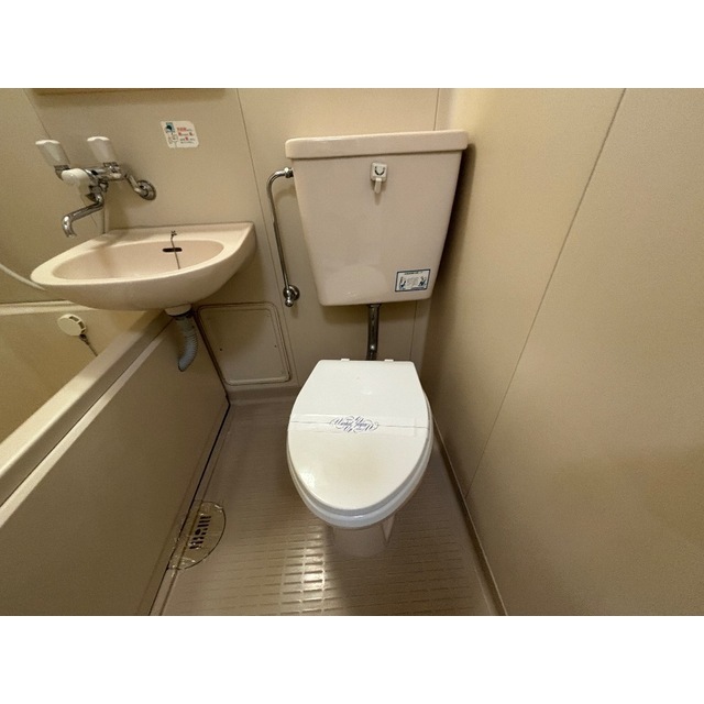 シャトーロマネ105号室 内観