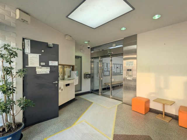 松見坂武蔵野マンション1206号室 同建物別部屋の参考画像