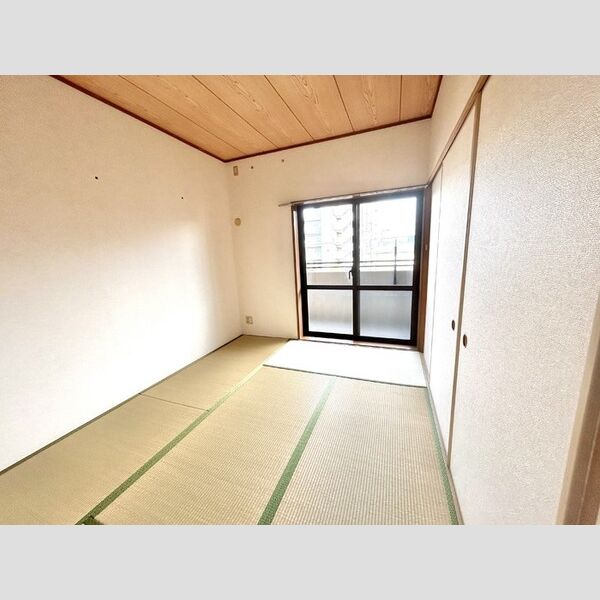 ソレイユ華205号室 和室