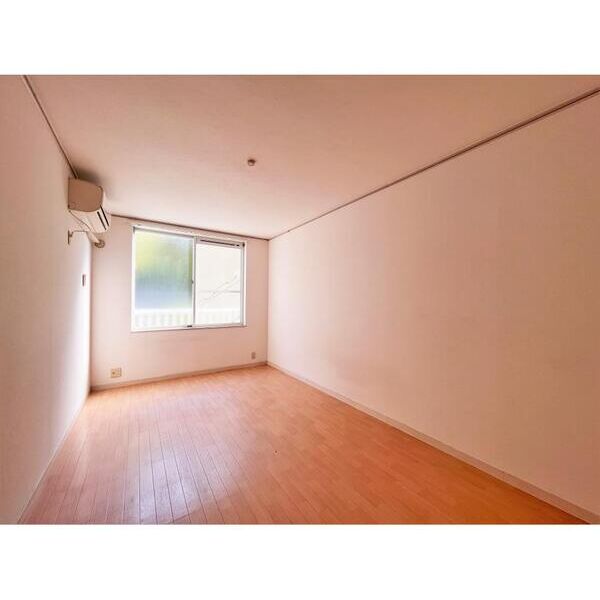 エステートピア吉川 リビング