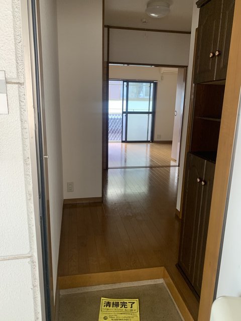 ドミール鷹ノ台 玄関