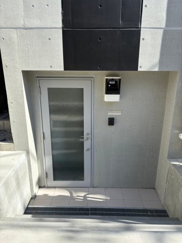 アプロ海辺401号室 エントランス