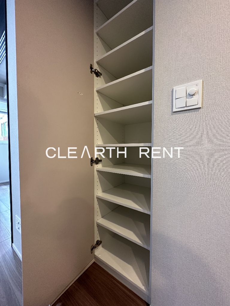 コンシェリア目黒本町 ＴＨＥ ＲＥＳＩＤＥＮＣＥ2階 収納