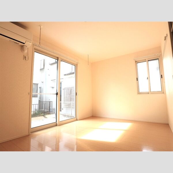 ハイヤードヒルズⅢ リビング(別角度)