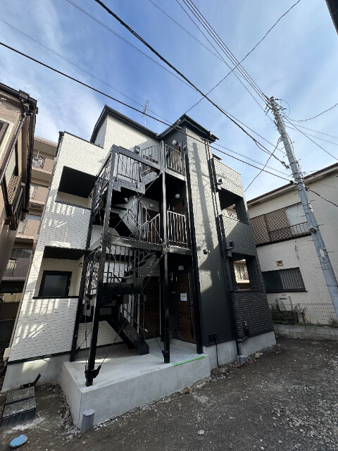 レグレス保土ヶ谷3階 外観