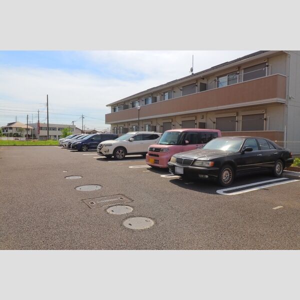 グリーンレジデンスさつき 駐車場