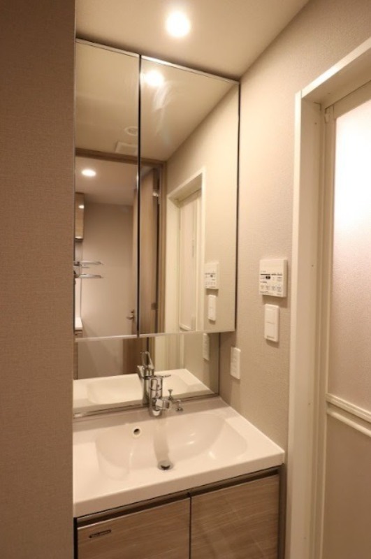 ジェノヴィア綾瀬Ⅱ7階 洗面