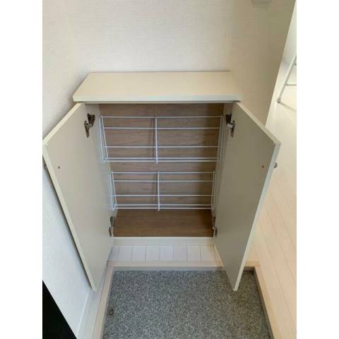 シャンブル港南 玄関