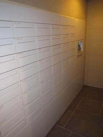 グランド・ガーラ桜木町駅前10階 宅配ボックス