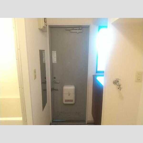 フォレストヴィラ北斗212号室 玄関