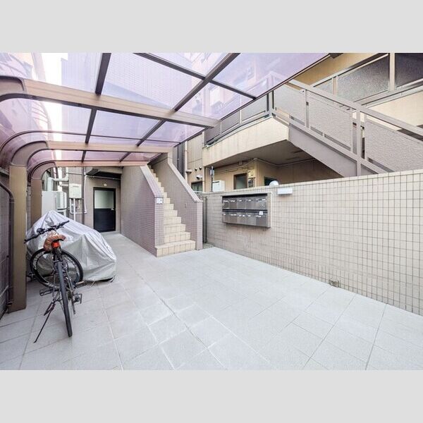 ベルメゾン土屋301号室 エントランス