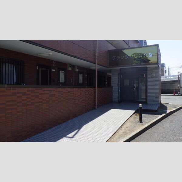 グランシャリオ大宮303号室 エントランス