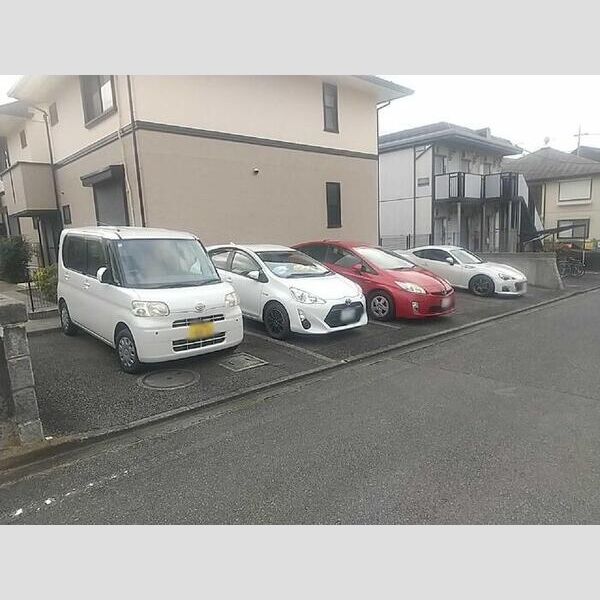 ボナール杉本 駐車場