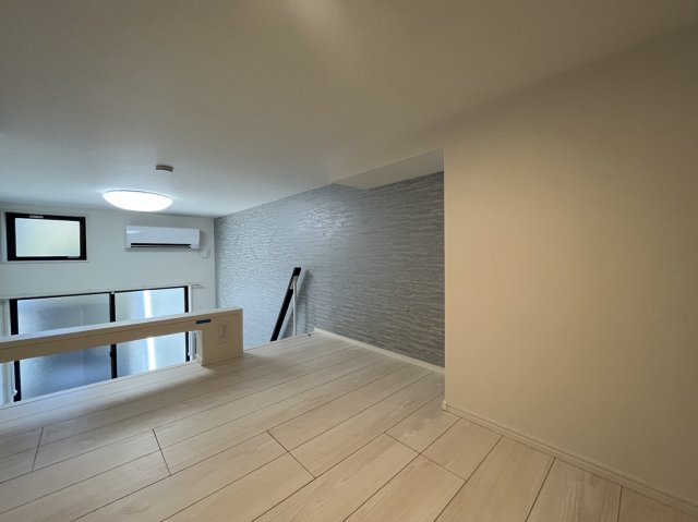 ハーモニーテラス上中里0106号室 リビング