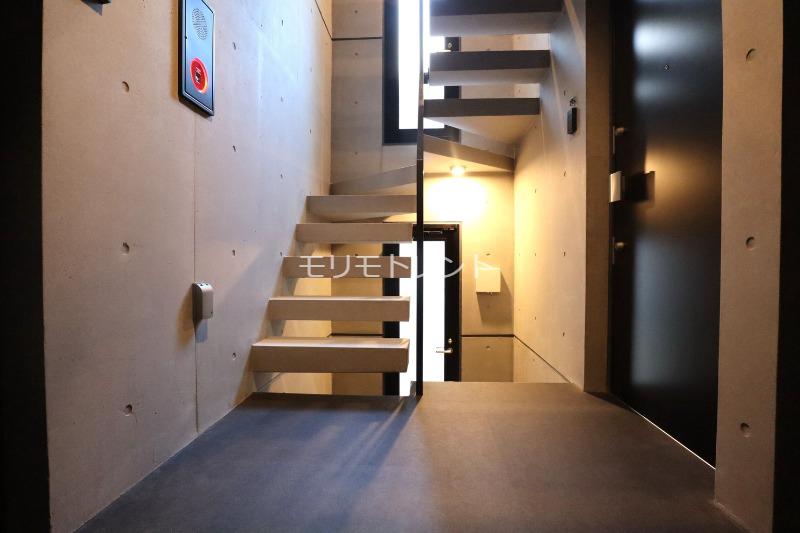 アトリオフラッツ北千住サウス5階 共用廊下