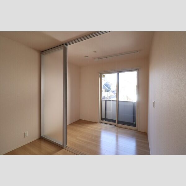 イー・エフ・レーヴ101号室 ★洋室3.1帖★