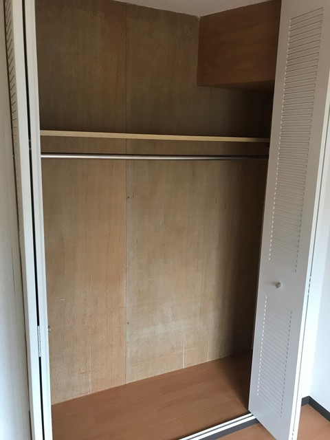 アゼリア岡津0306号室 洋室２　収納　※現況優先