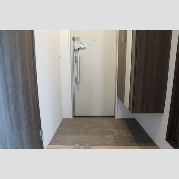 アートルーム302号室 玄関(内側)