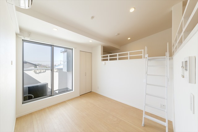 ＫＡＨＡＬＥ八千代Ｂ リビング