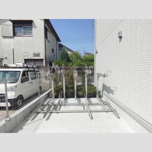 セレスティア北烏山 駐輪場