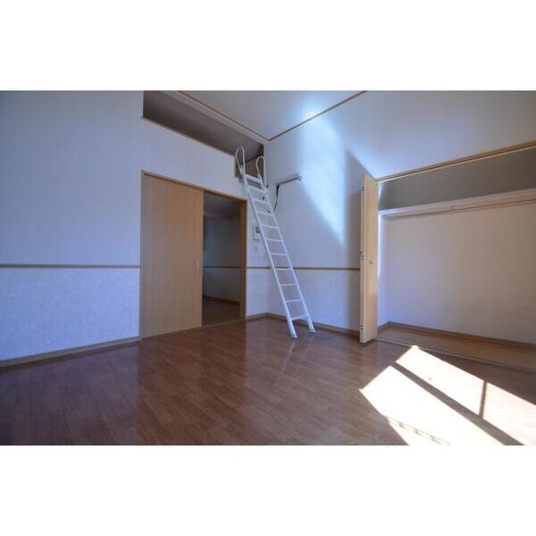 メゾンダジュール10番館105号室 リビング