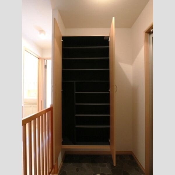 グランドソレイユ　B棟203号室 シューズボックス