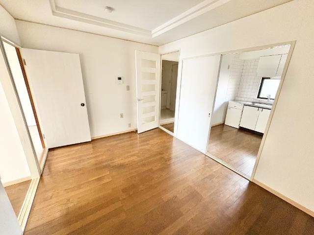 ロイヤルメゾン高森103号室 室内