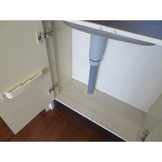 グリーンヒルズすずかけ台0502号室 キッチン下収納