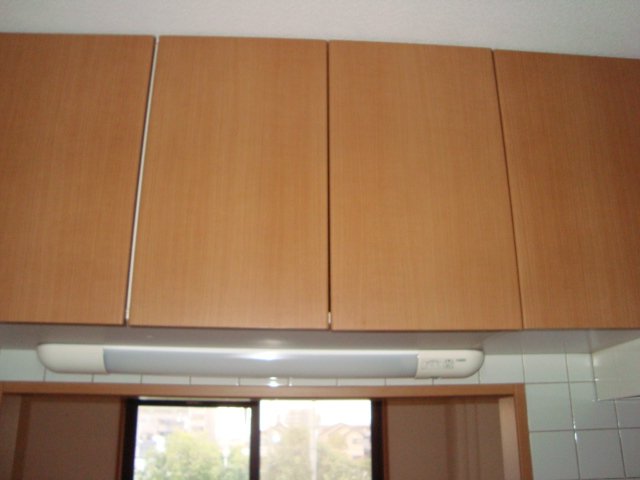 シャイニングｉｎ青葉Ⅱ キッチン吊戸棚