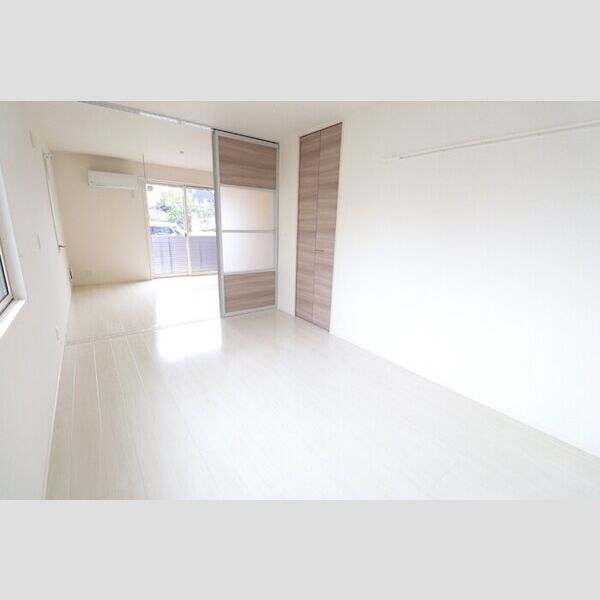 ル・ベリエ102号室 洋室