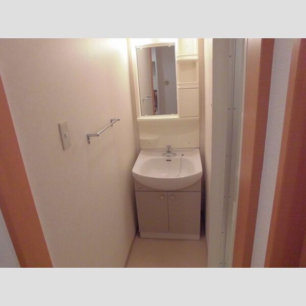 クレスト東金町601号室 洗面