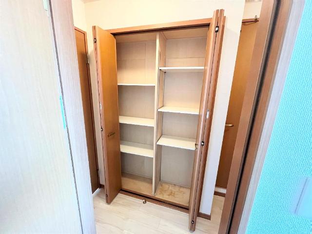 ビエント小机201号室 収納（廊下）