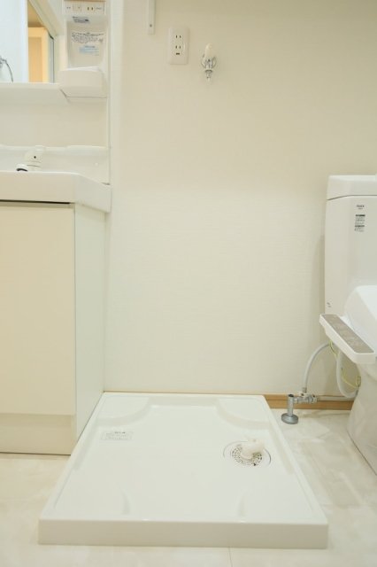 リキュー王子神谷2階 室内洗濯機置場