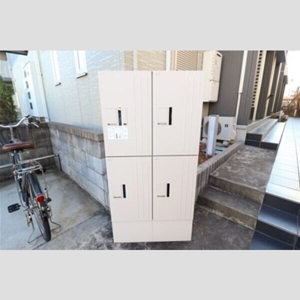 サン・デボーテ103号室 宅配ボックス