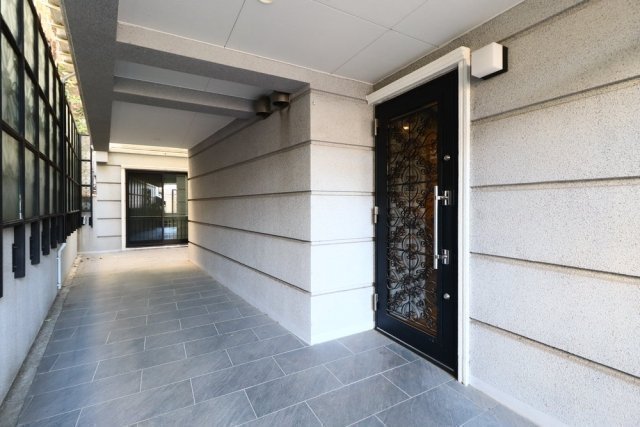Apartment小石川後楽園3階 エントランス