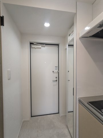 ラグゼフラット東六郷0105号室 玄関