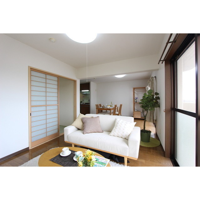 グレースガーデン403号室 リビング