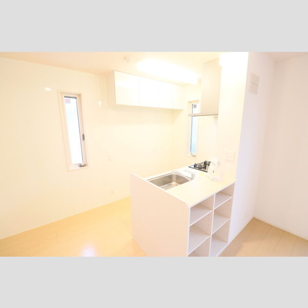 メゾン ド ミュゲ201号室 キッチンは収納たっぷりです♪