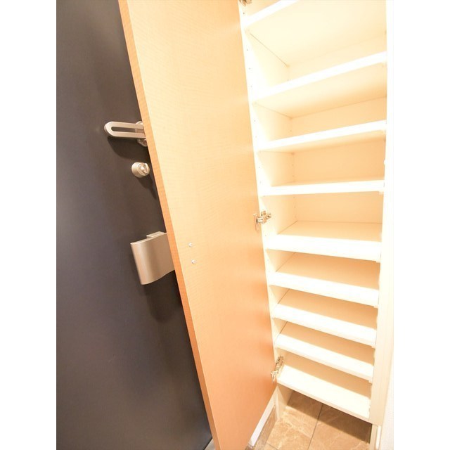 アジールコート中野坂上0704号室 内観