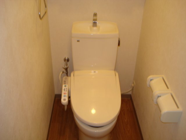 フリージャー茅ヶ崎 シャワー付トイレ