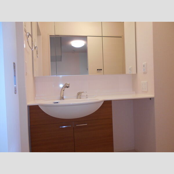 レーヴ305号室 洗髪洗面化粧台